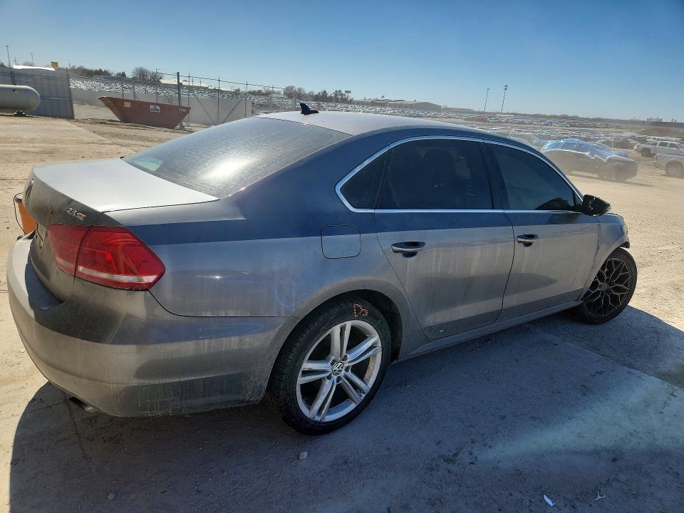 2012 Volkswagen Passat მანქანა იყიდება აუქციონზე, vin: 1VWBM7A34CC042752, აუქციონის ნომერი: 79021605