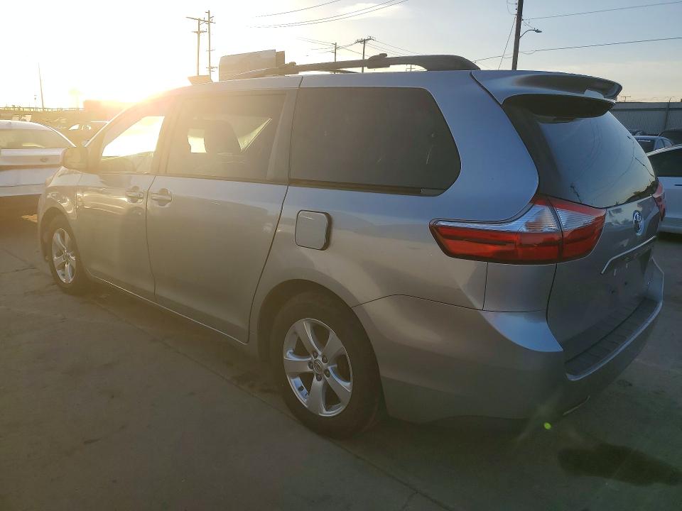 Aukcja sprzedaży 2017 Toyota Sienna Le, vin: 5TDKZ3DC3HS821719, numer aukcji: 75783935