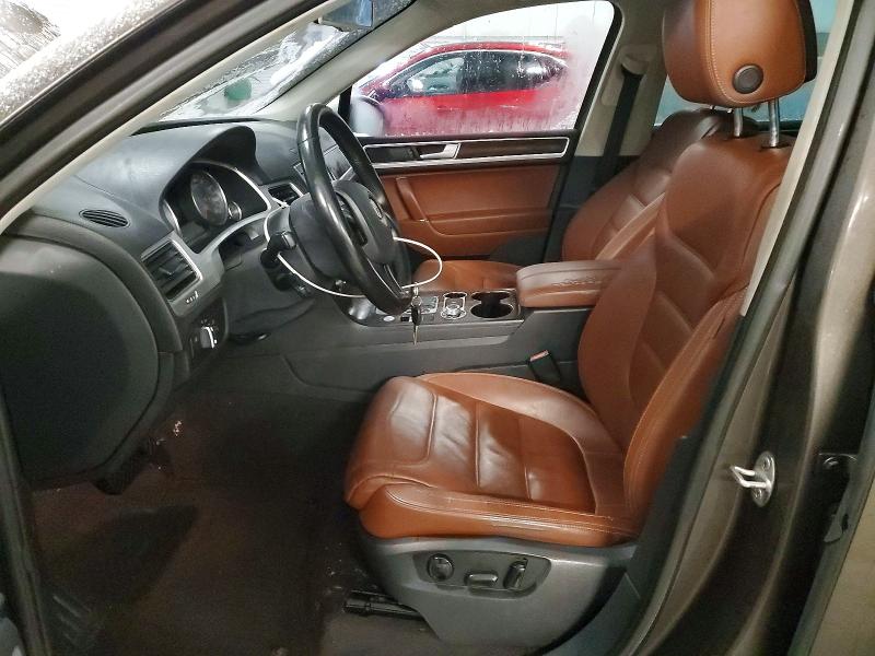 2015 Volkswagen Touareg მანქანა იყიდება აუქციონზე, vin: WVGEF9BP8FD006824, აუქციონის ნომერი: 77630645