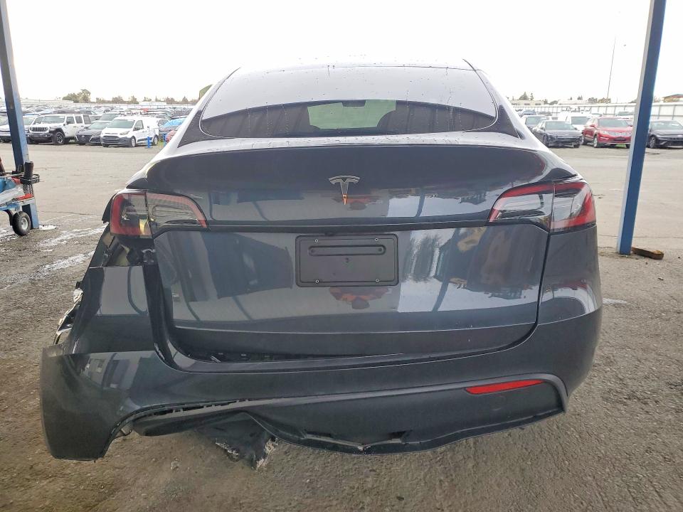 2024 Tesla Model Y მანქანა იყიდება აუქციონზე, vin: 7SAYGDED7RF154028, აუქციონის ნომერი: 78091335