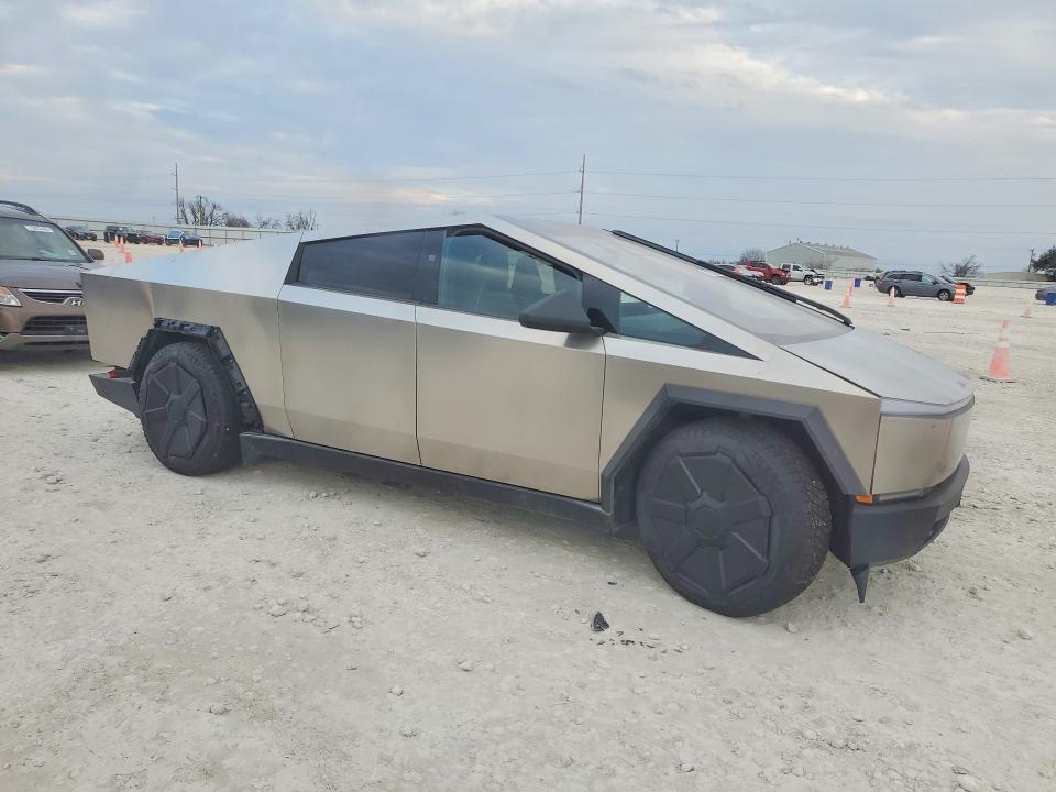 73372385 :رقم المزاد ، 7G2CEHED6SA076023 vin ، 2025 Tesla Cybertruck مزاد بيع