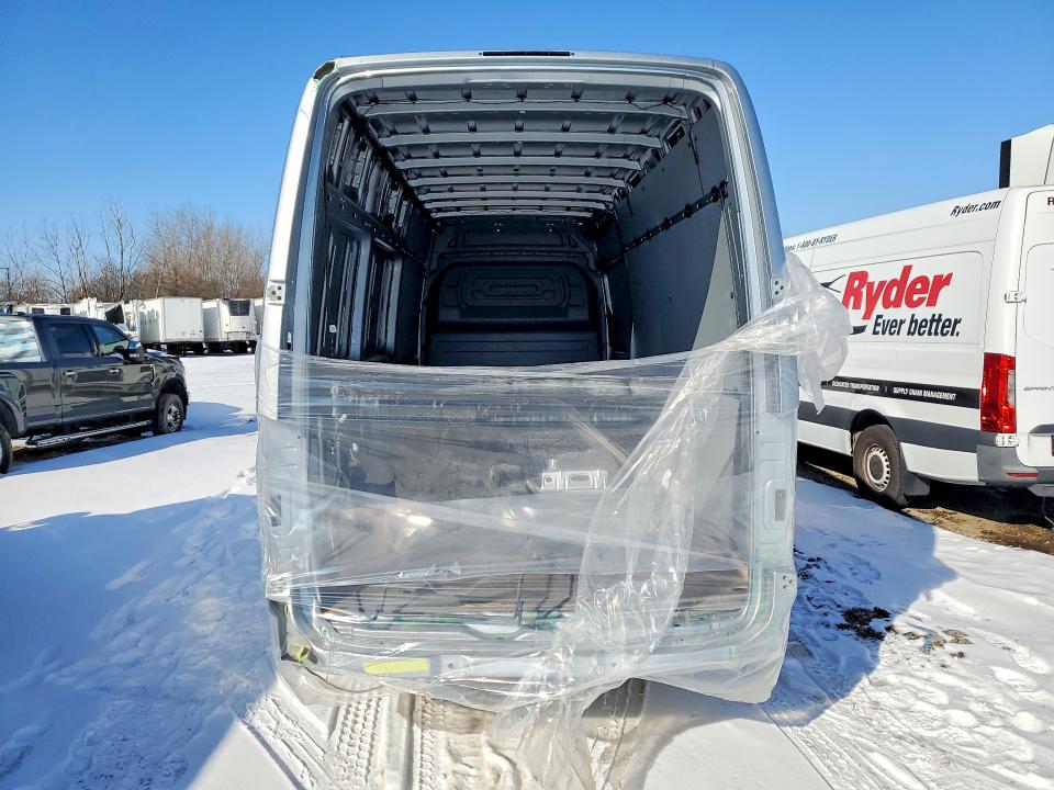 74479015 :رقم المزاد ، W1Y4KDHY6ST226599 vin ، 2025 Mercedes Benz Sprinter مزاد بيع