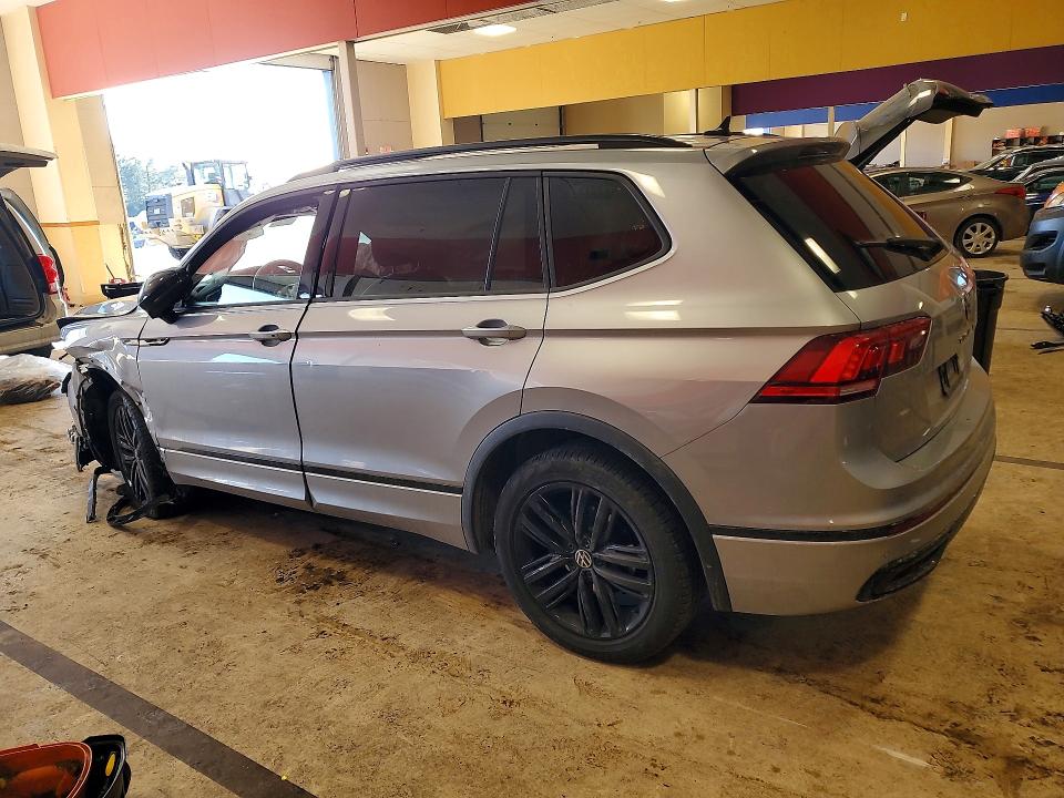 Продажа на аукционе авто 2022 Volkswagen Tiguan, vin: 3VV8B7AX8NM062821, номер лота: 77198055