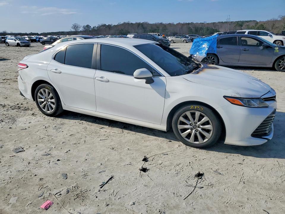 78331415 :رقم المزاد ، 4T1B11HK1KU822430 vin ، 2019 Toyota Camry مزاد بيع