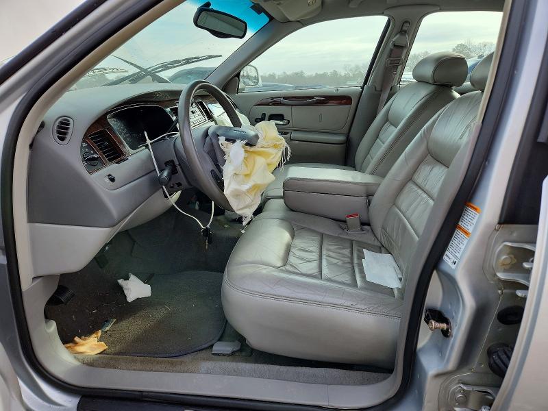 77379095 :رقم المزاد ، 1LNHM81W1YY900195 vin ، 2000 Lincoln Town Car مزاد بيع