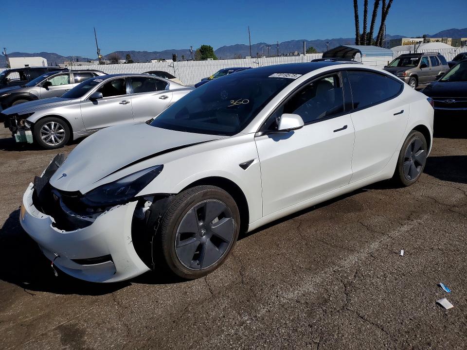 77019575 :رقم المزاد ، 5YJ3E1EB2NF253585 vin ، 2022 Tesla Model 3 مزاد بيع
