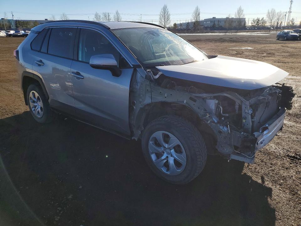 77090175 :رقم المزاد ، 2T3B1RFV4MC200492 vin ، 2021 Toyota Rav4 مزاد بيع