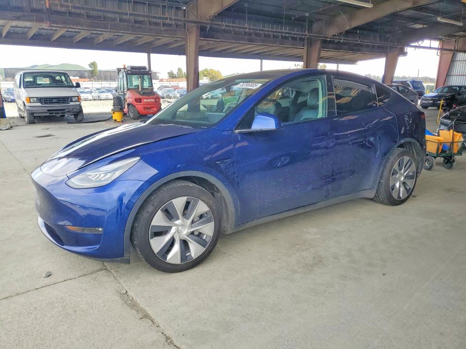 78296885 :رقم المزاد ، 5YJYGDEE3MF118688 vin ، 2021 Tesla Model Y مزاد بيع
