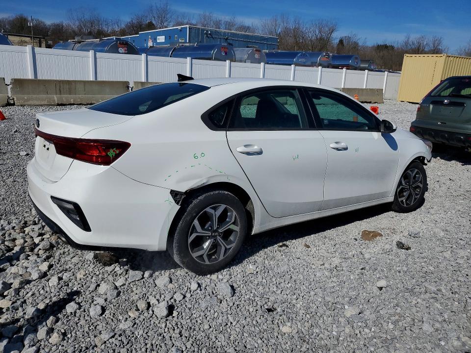 2021 Kia Forte მანქანა იყიდება აუქციონზე, vin: 3KPF24AD2ME279610, აუქციონის ნომერი: 79085085