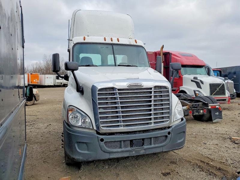 Auction sale of the 2016 Freightliner Cascadia 125, vin: 1FUBGEDV8GLHC5773, lot number: 77493815