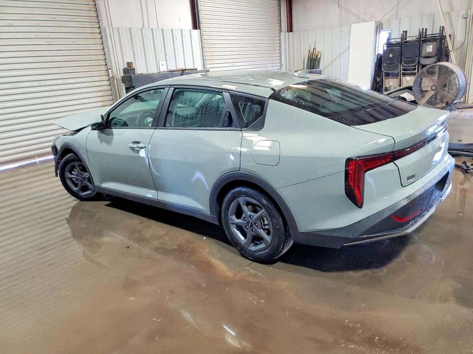 2025 Kia K4 მანქანა იყიდება აუქციონზე, vin: 3KPFT4DE4SE221688, აუქციონის ნომერი: 76052815