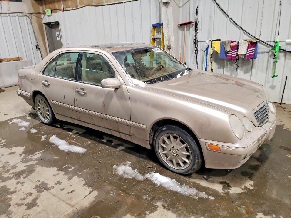 2000 Mercedes Benz E მანქანა იყიდება აუქციონზე, vin: WDBJF82J2YX032456, აუქციონის ნომერი: 79012635