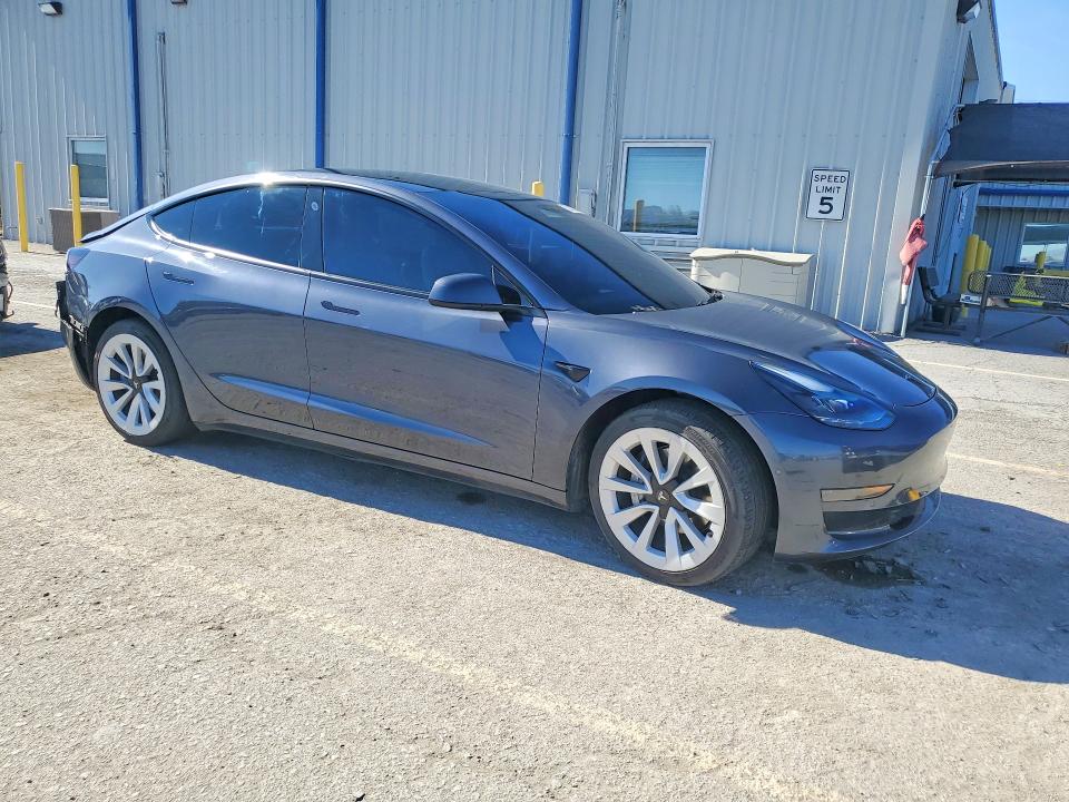 75872825 :رقم المزاد ، 5YJ3E1EA2NF352804 vin ، 2022 Tesla Model 3 مزاد بيع