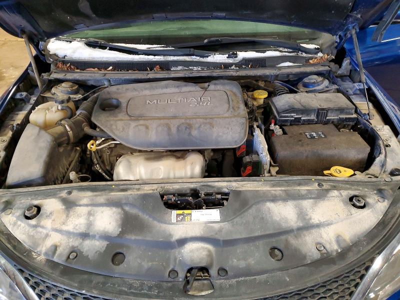 76156905 :رقم المزاد ، 1C3CCCCB2FN500390 vin ، 2015 Chrysler 200 مزاد بيع