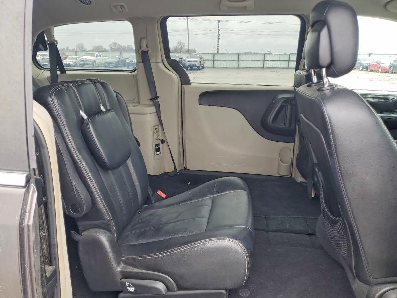 77707735 :رقم المزاد ، 2C4RC1BG5FR644641 vin ، 2015 Chrysler Town & Country مزاد بيع