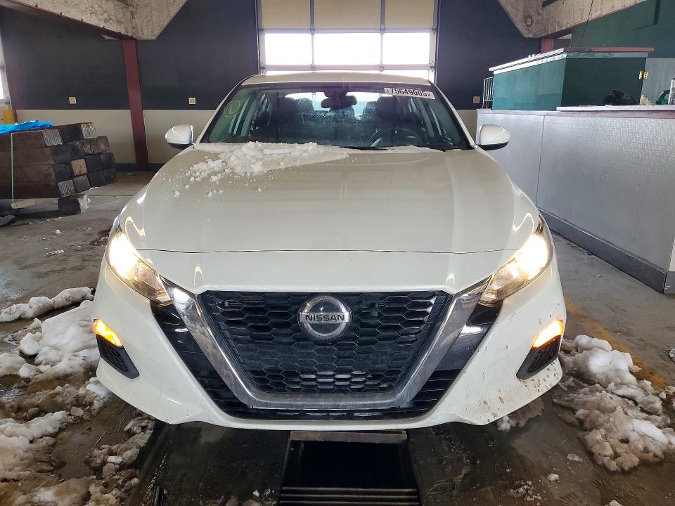 75649005 :رقم المزاد ، 1N4BL4BVXMN381905 vin ، 2021 Nissan Altima مزاد بيع