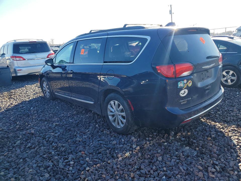 Продаж на аукціоні авто 2017 Chrysler Pacifica, vin: 2C4RC1BG5HR527242, номер лоту: 78916145