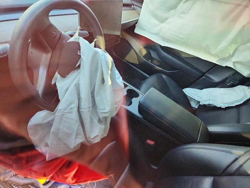 78992355 :رقم المزاد ، 5YJ3E1EA0NF306470 vin ، 2022 Tesla Model 3 مزاد بيع