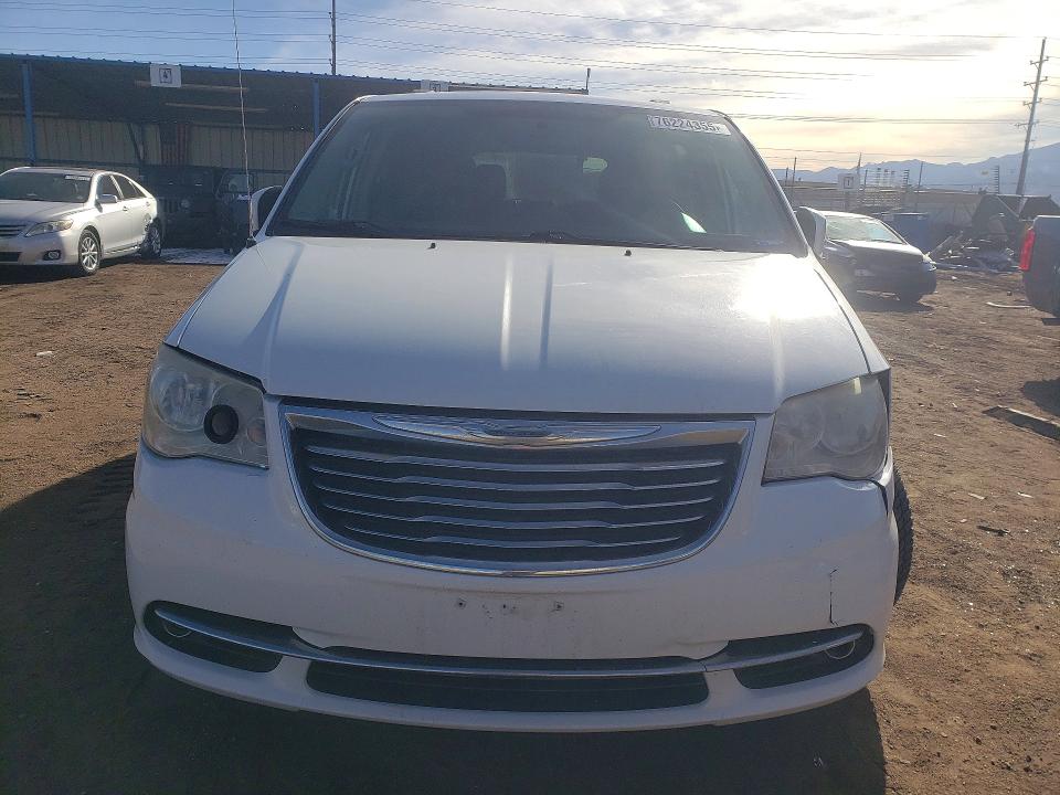 76224355 :رقم المزاد ، 2C4RC1BG4ER247422 vin ، 2014 Chrysler Town & Country مزاد بيع