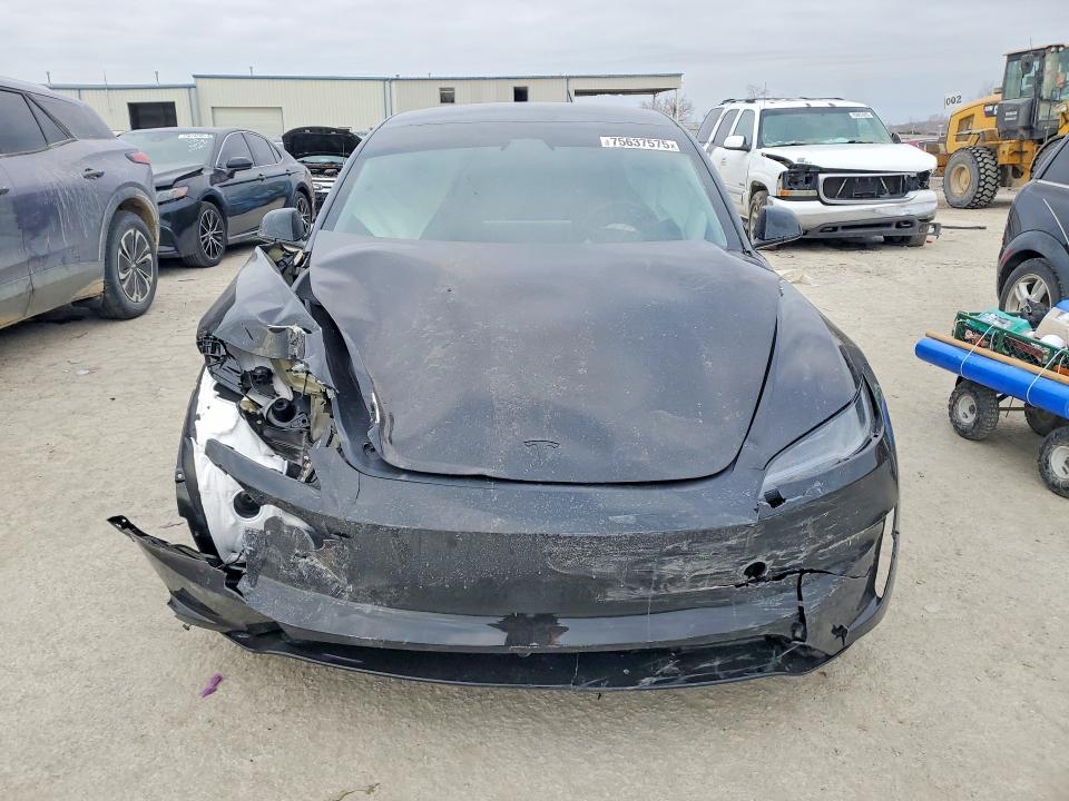75637575 :رقم المزاد ، 5YJ3E1ET1TF131158 vin ، 2026 Tesla Model 3 مزاد بيع