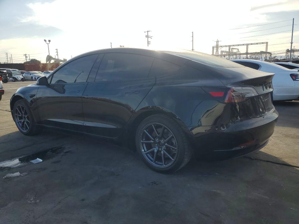76372765 :رقم المزاد ، 5YJ3E1EA6NF373378 vin ، 2022 Tesla Model 3 مزاد بيع