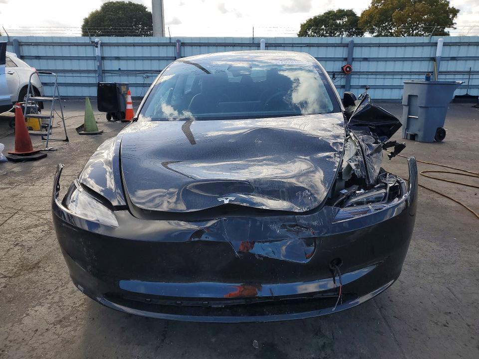 2025 Tesla Model 3 მანქანა იყიდება აუქციონზე, vin: 5YJ3E1EA2SF037027, აუქციონის ნომერი: 75991835