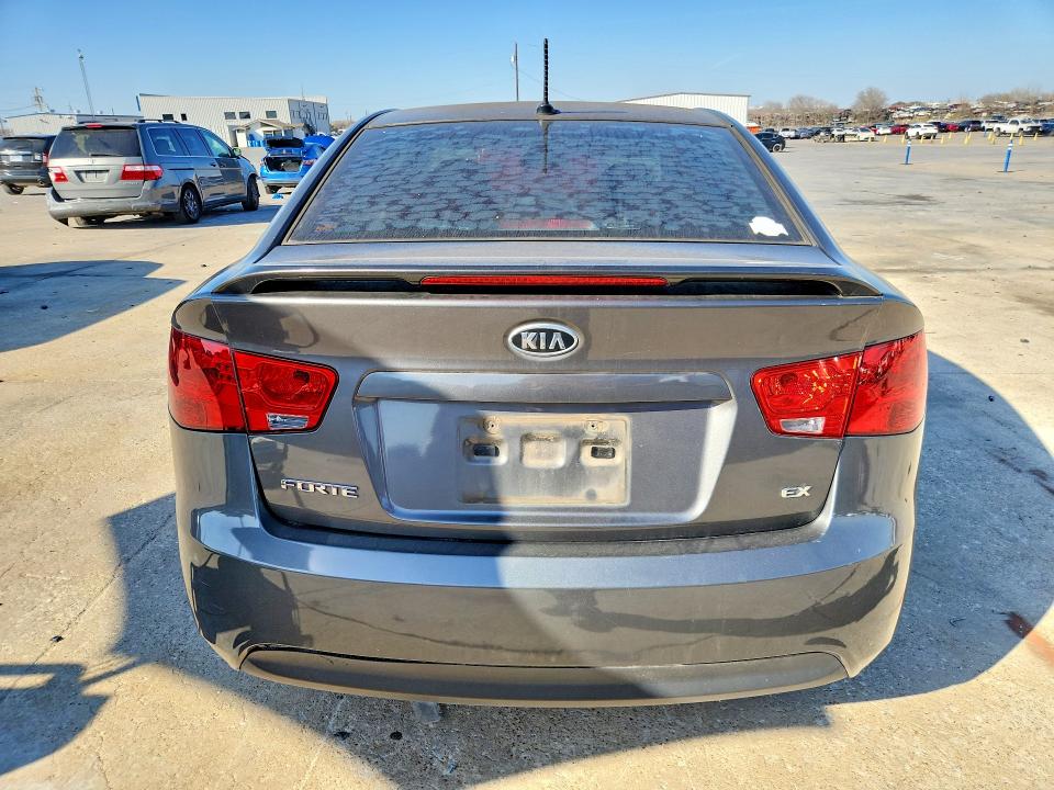 2013 Kia Forte მანქანა იყიდება აუქციონზე, vin: KNAFU4A22D5694668, აუქციონის ნომერი: 79227515