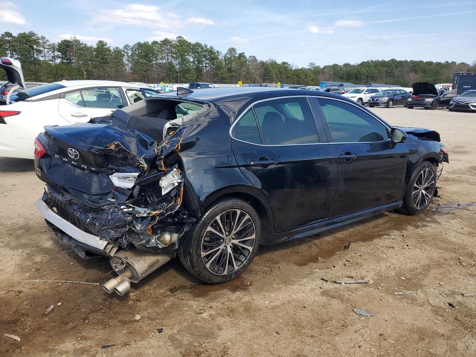 77185495 :رقم المزاد ، 4T1G11AK2LU902983 vin ، 2020 Toyota Camry مزاد بيع
