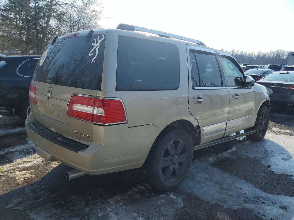78347385 :رقم المزاد ، 5LMFU28507LJ05486 vin ، 2007 Lincoln Townhouse Navigator مزاد بيع
