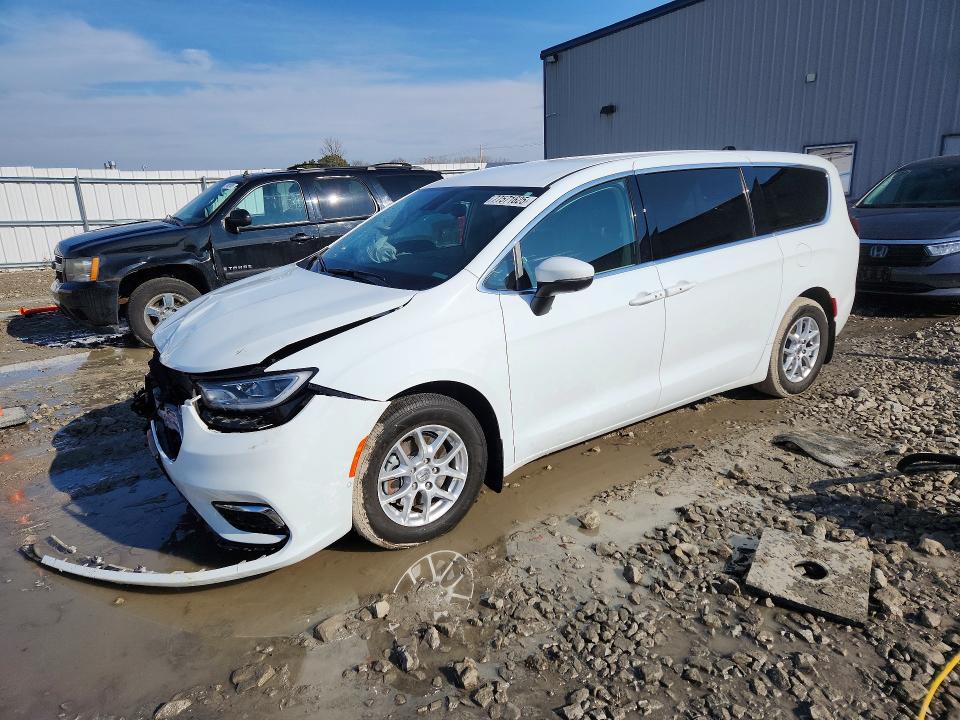 Продажа на аукционе авто 2023 Chrysler Pacifica, vin: 2C4RC1BG9PR526898, номер лота: 77571625
