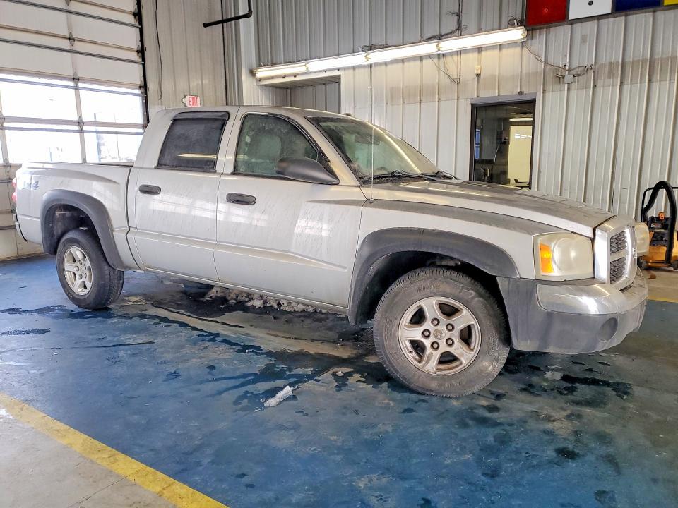 76567525 :رقم المزاد ، 1D7HW48K05S290787 vin ، 2005 Dodge Dakota مزاد بيع