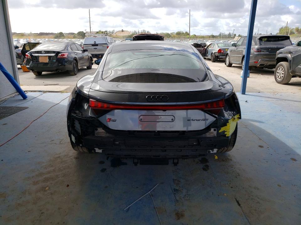 77602655 :رقم المزاد ، WAUBHBFWXP7901139 vin ، 2023 Audi Rs E-tron Gt مزاد بيع