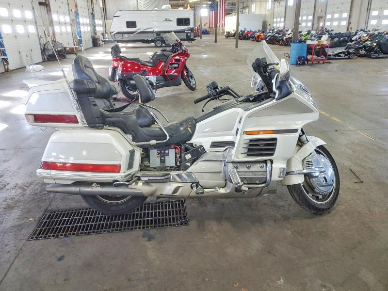 78814445 :رقم المزاد ، 1HFSC223XXA104556 vin ، 1999 Honda Gl1500 مزاد بيع