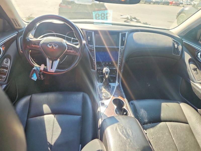 75062105 :رقم المزاد ، JN1EV7AP0JM355825 vin ، 2018 Infiniti Q50 مزاد بيع