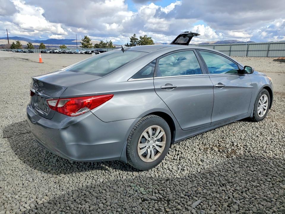77134085 :رقم المزاد ، 5NPEB4AC8CH487553 vin ، 2012 Hyundai Sonata مزاد بيع
