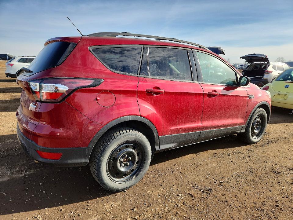 2017 Ford Escape მანქანა იყიდება აუქციონზე, vin: 1FMCU9G93HUC04947, აუქციონის ნომერი: 77211095