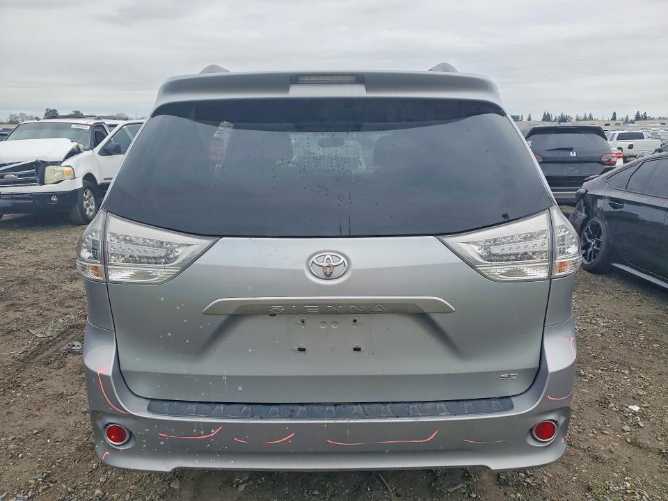 Продажа на аукционе авто 2015 Toyota Sienna, vin: 5TDXK3DC7FS623961, номер лота: 77720495