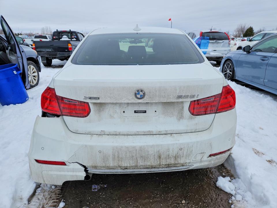 2014 Bmw 328 მანქანა იყიდება აუქციონზე, vin: WBA3B3C50EJ979162, აუქციონის ნომერი: 76739165