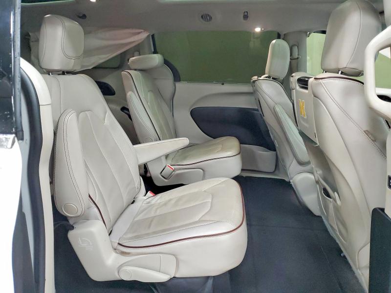 77438745 :رقم المزاد ، 2C4RC1GG6HR560386 vin ، 2017 Chrysler Pacifica مزاد بيع