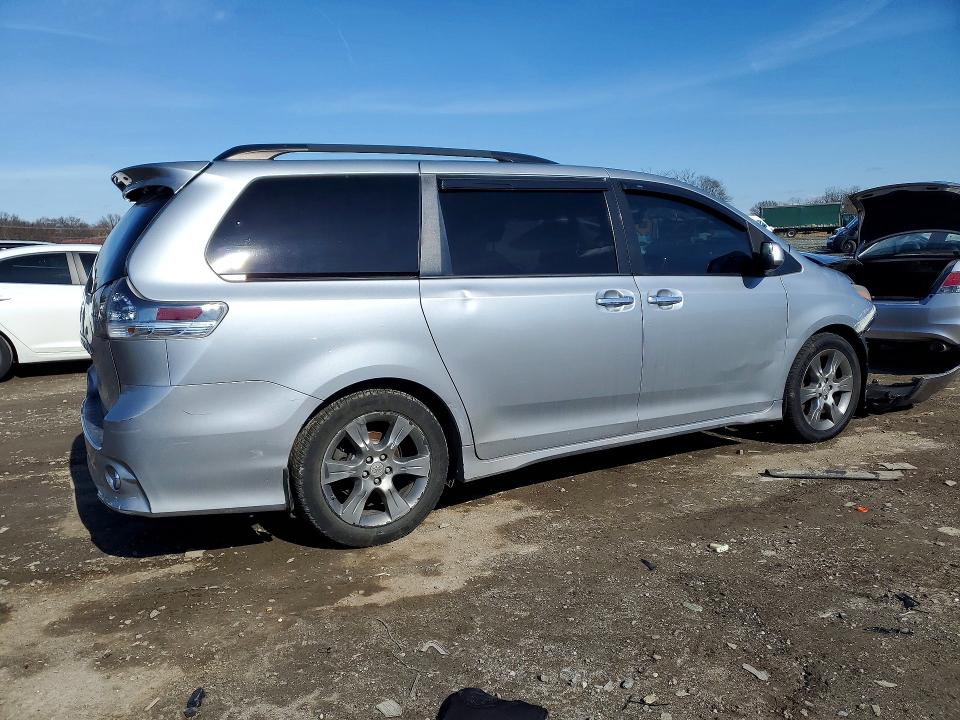 2015 Toyota Sienna მანქანა იყიდება აუქციონზე, vin: 5TDXK3DC2FS542205, აუქციონის ნომერი: 78779205