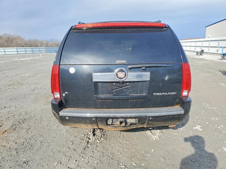 Продажа на аукционе авто 2008 Cadillac Escalade L, vin: 1GYFK63888R240732, номер лота: 75707985