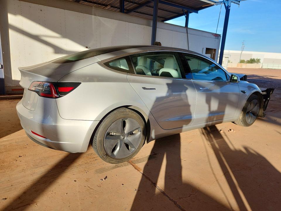 78830005 :رقم المزاد ، 5YJ3E1EB7JF096209 vin ، 2018 Tesla Model 3 مزاد بيع