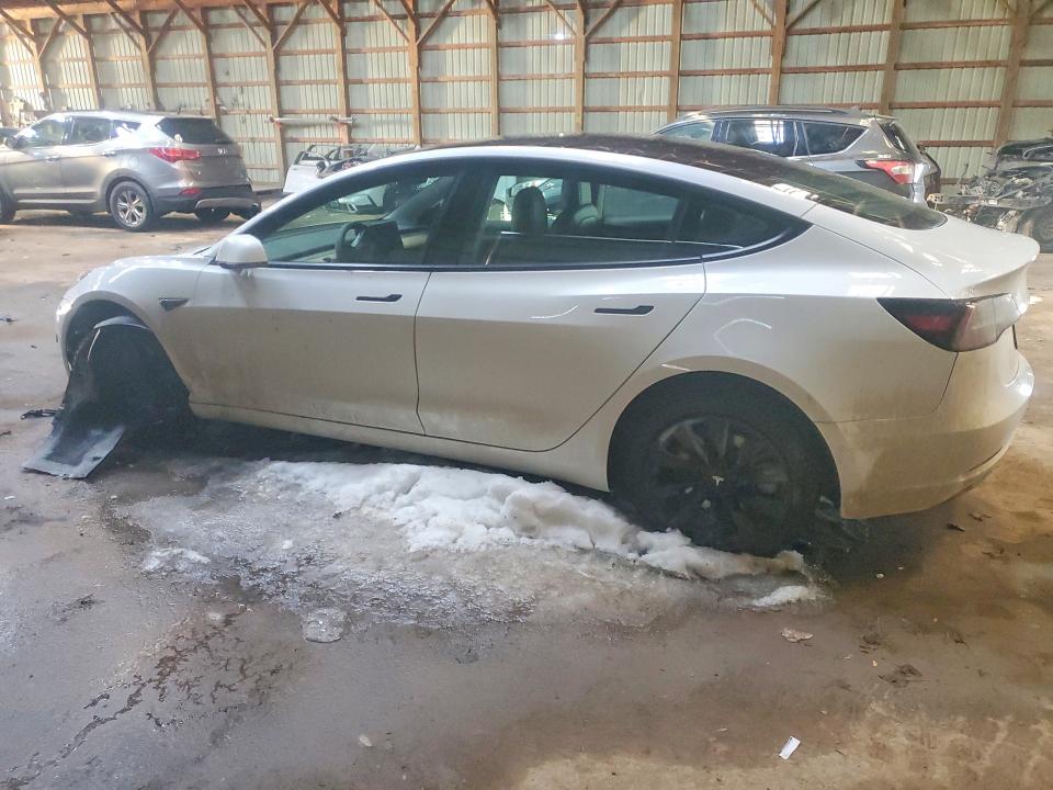 72162025 :رقم المزاد ، 5YJ3E1EAXMF985923 vin ، 2021 Tesla Model 3 مزاد بيع