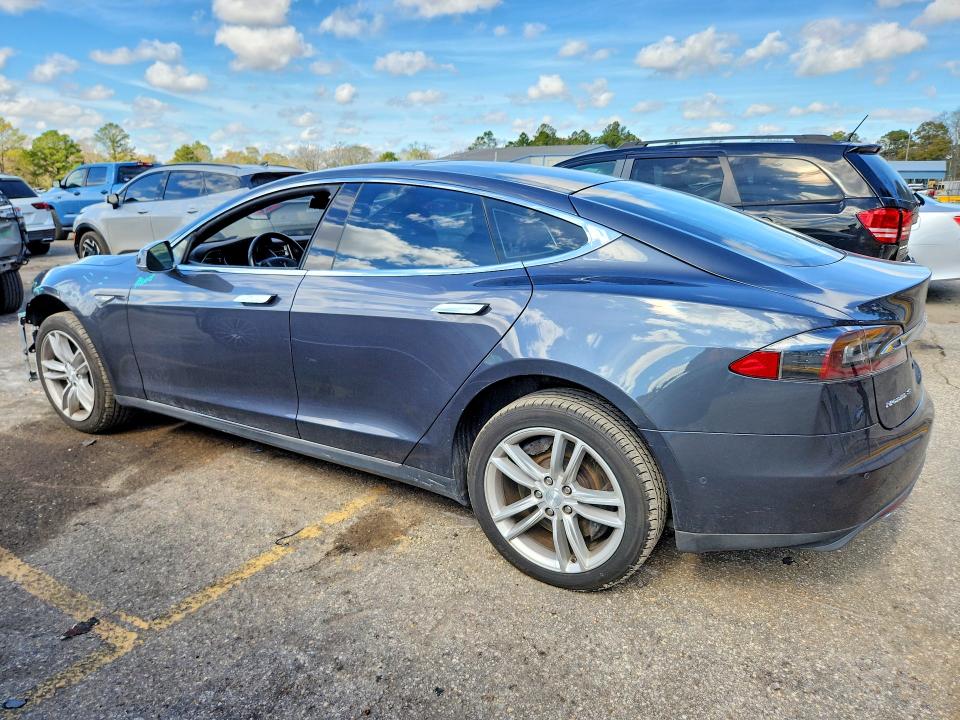 74360135 :رقم المزاد ، 5YJSA1E10FF116595 vin ، 2015 Tesla Model S مزاد بيع