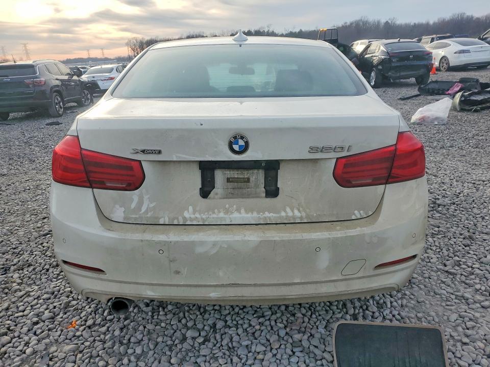 78777405 :رقم المزاد ، WBA8A3C59GK690982 vin ، 2016 Bmw 320 مزاد بيع