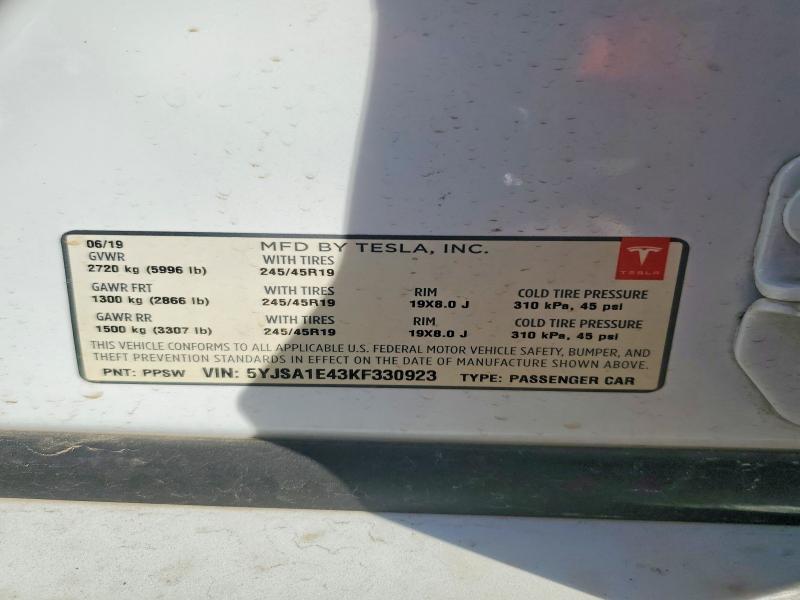 76136145 :رقم المزاد ، 5YJSA1E43KF330923 vin ، 2019 Tesla Model S مزاد بيع