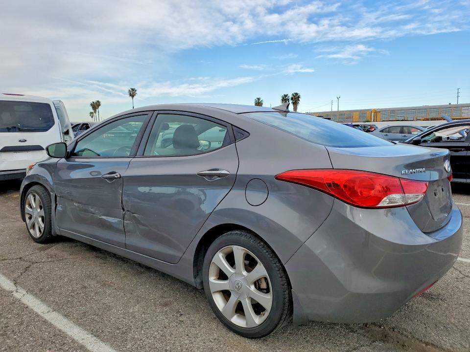 75702025 :رقم المزاد ، 5NPDH4AE9DH264869 vin ، 2013 Hyundai Elantra مزاد بيع