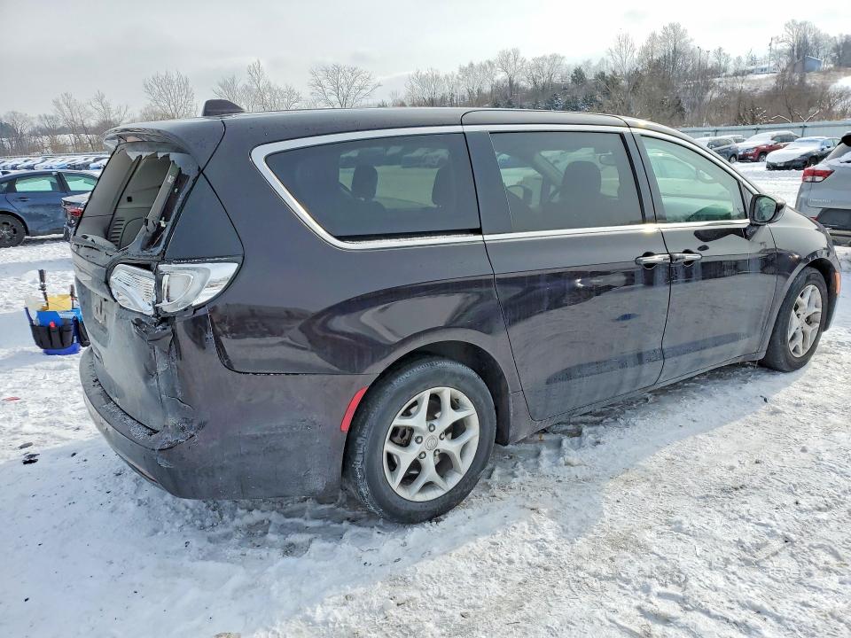 76051825 :رقم المزاد ، 2C4RC1FG7JR157055 vin ، 2018 Chrysler Pacifica مزاد بيع