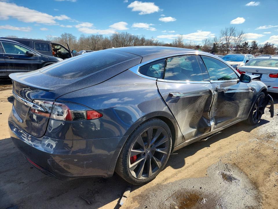 76738035 :رقم المزاد ، 5YJSA1E43KF336835 vin ، 2019 Tesla Model S مزاد بيع