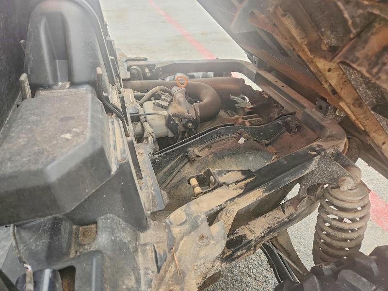 75466945 :رقم المزاد ، 1M0590MBEMM040807 vin ، 2021 John Deere Xuv590m مزاد بيع